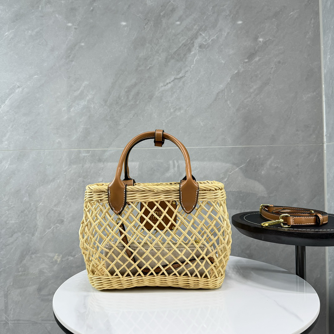 Miu Miu Rattan Top Handle Bag · JX89 — תמונה 10