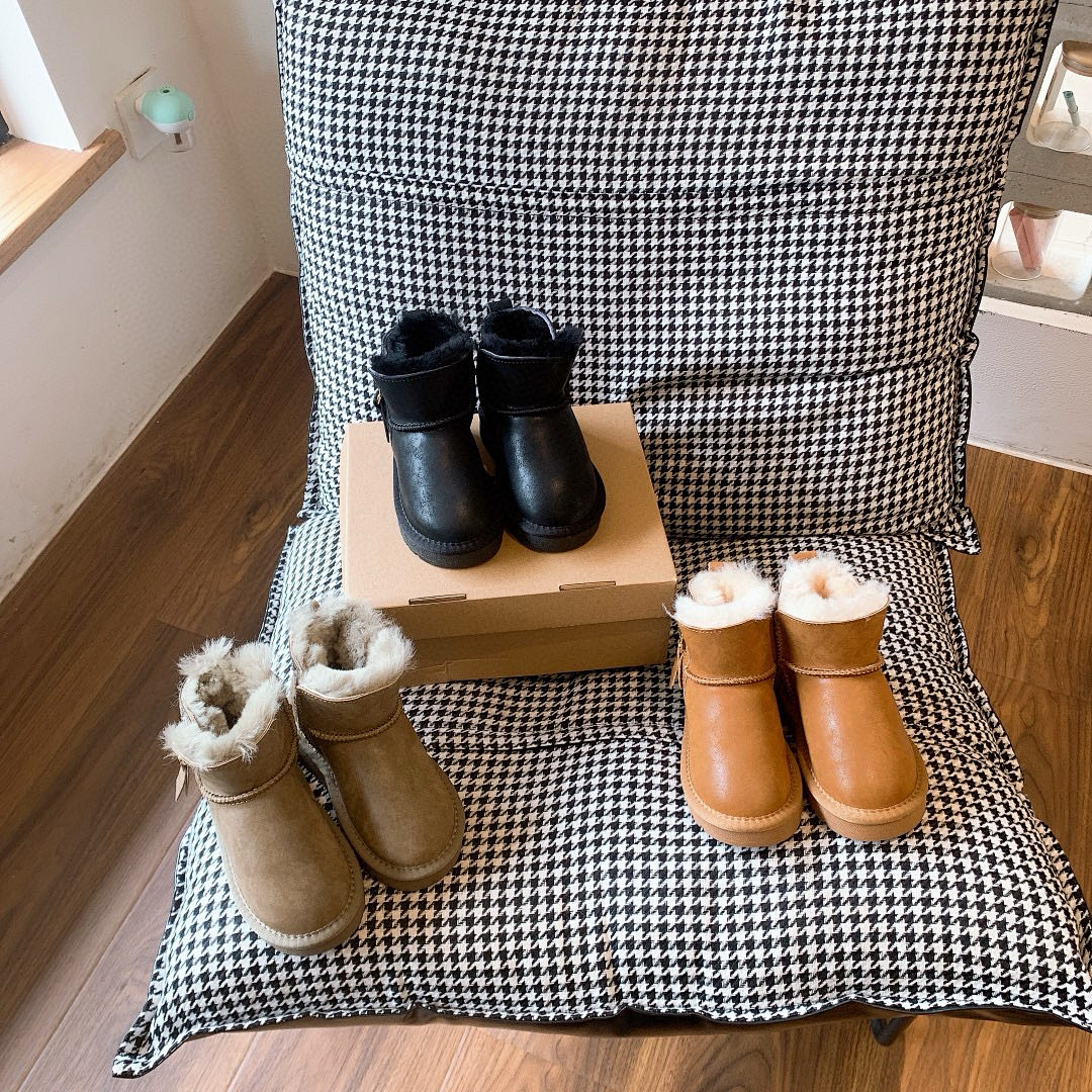 UGG Classic Mini Zipper · E300 — תמונה 4