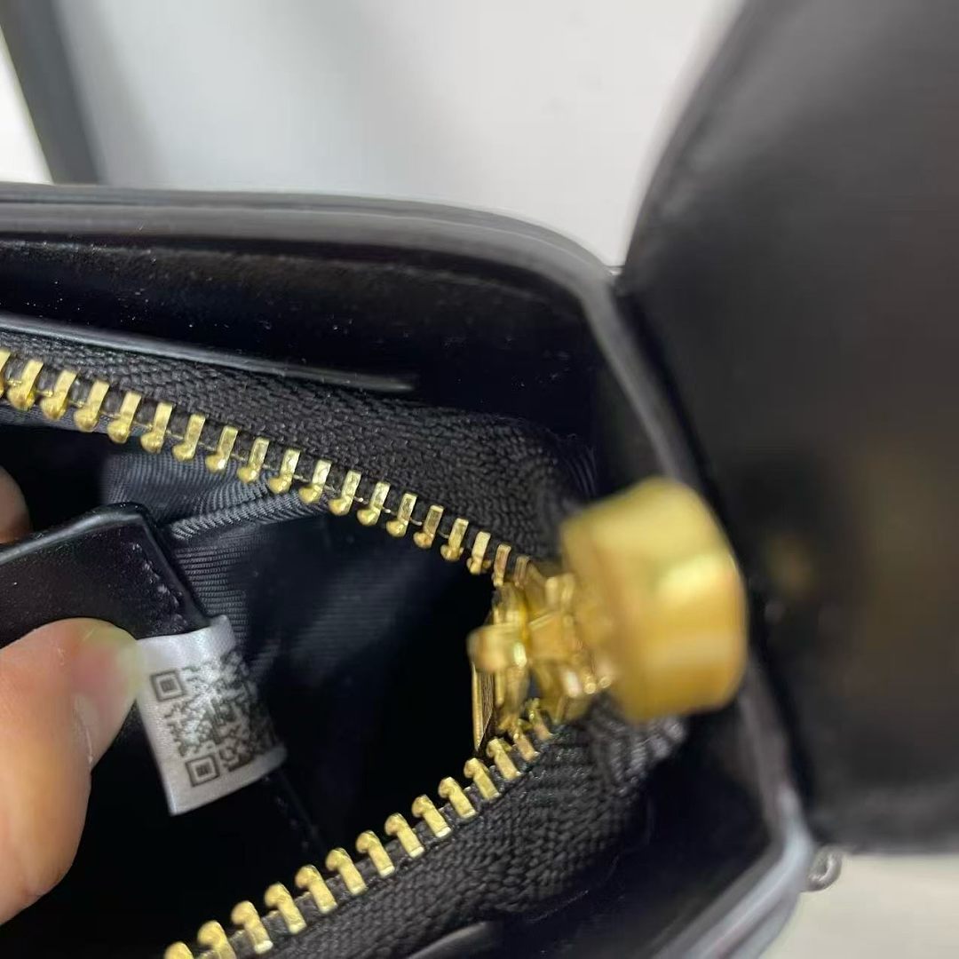 Saint Laurent Le 5 à 7 · Y1BB — תמונה 4