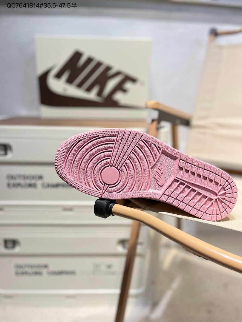 Air Jordan 1 Low OG · G67A — תמונה 8