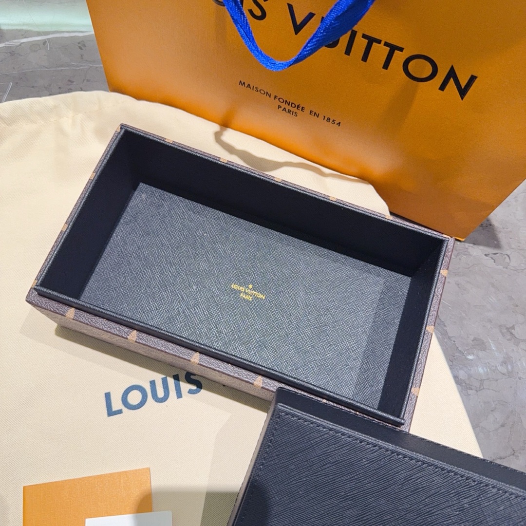 Louis Vuitton Madeleine Tissue Box · JFD2 — תמונה 12