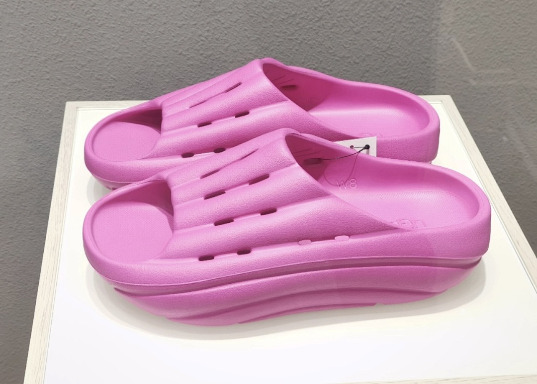 UGG Foamo Slide · JX05 — תמונה 3