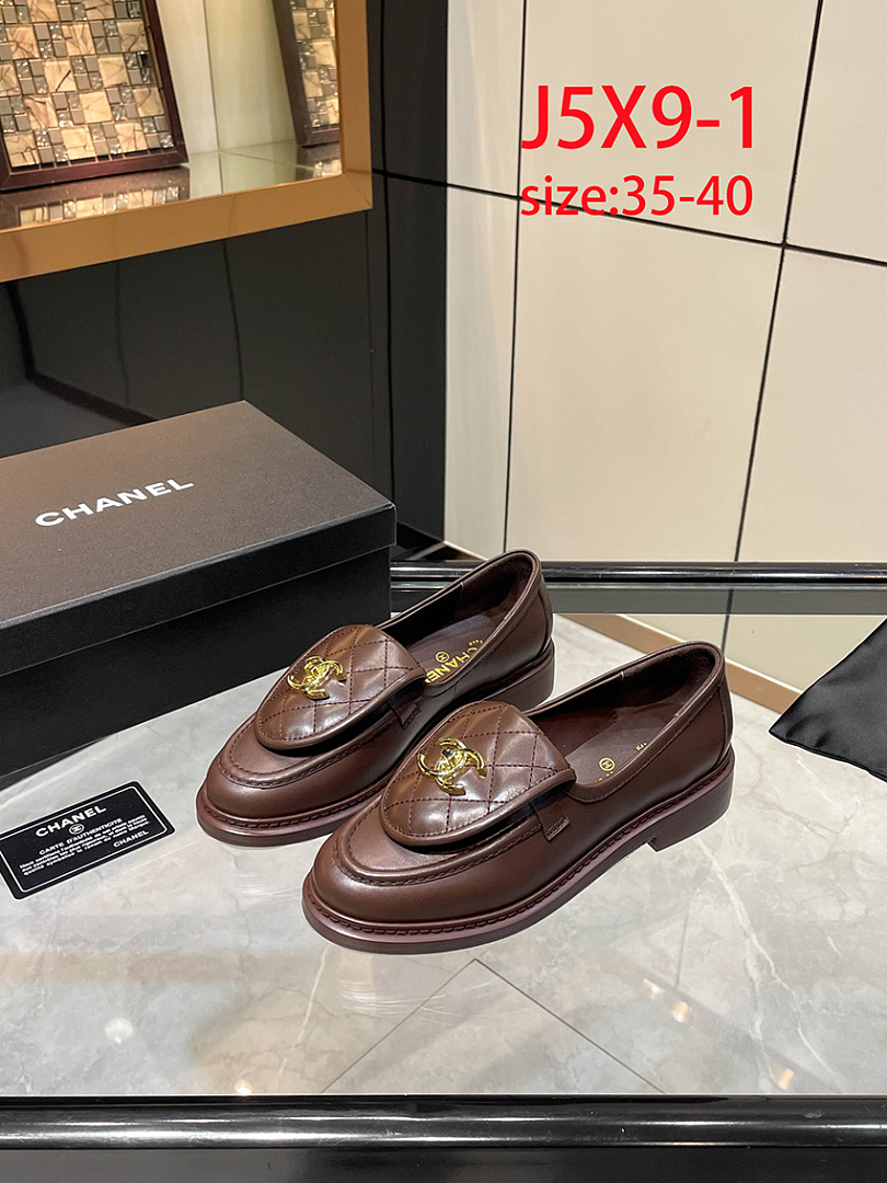 Chanel Quilted CC Turnlock Loafers · J5X9 — תמונה 13