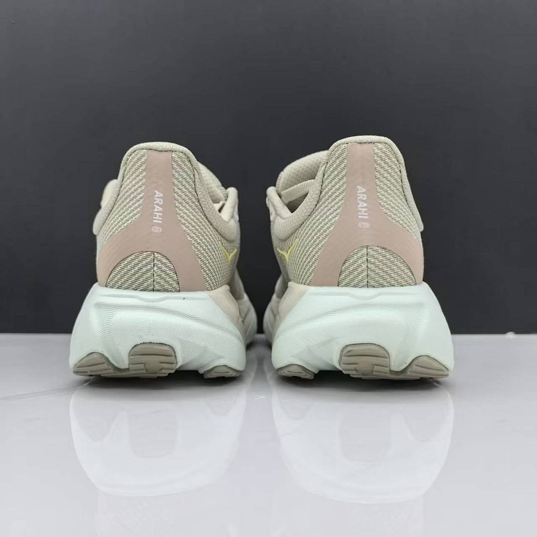 HOKA Arahi 8 · M41K — תמונה 10