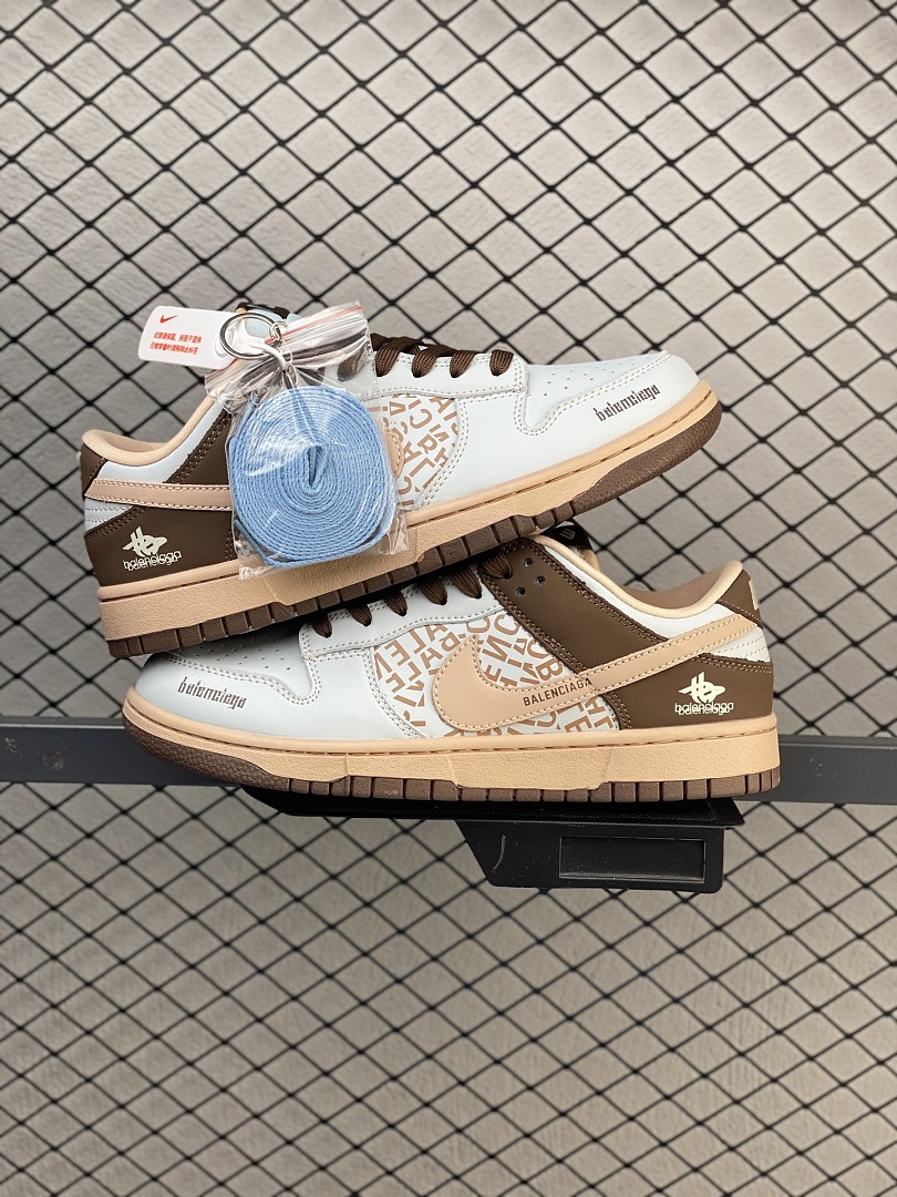 Nike Dunk Low x Stussy · R02N — תמונה 23