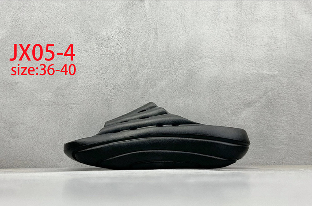 UGG Foamo Slide · JX05 — תמונה 8