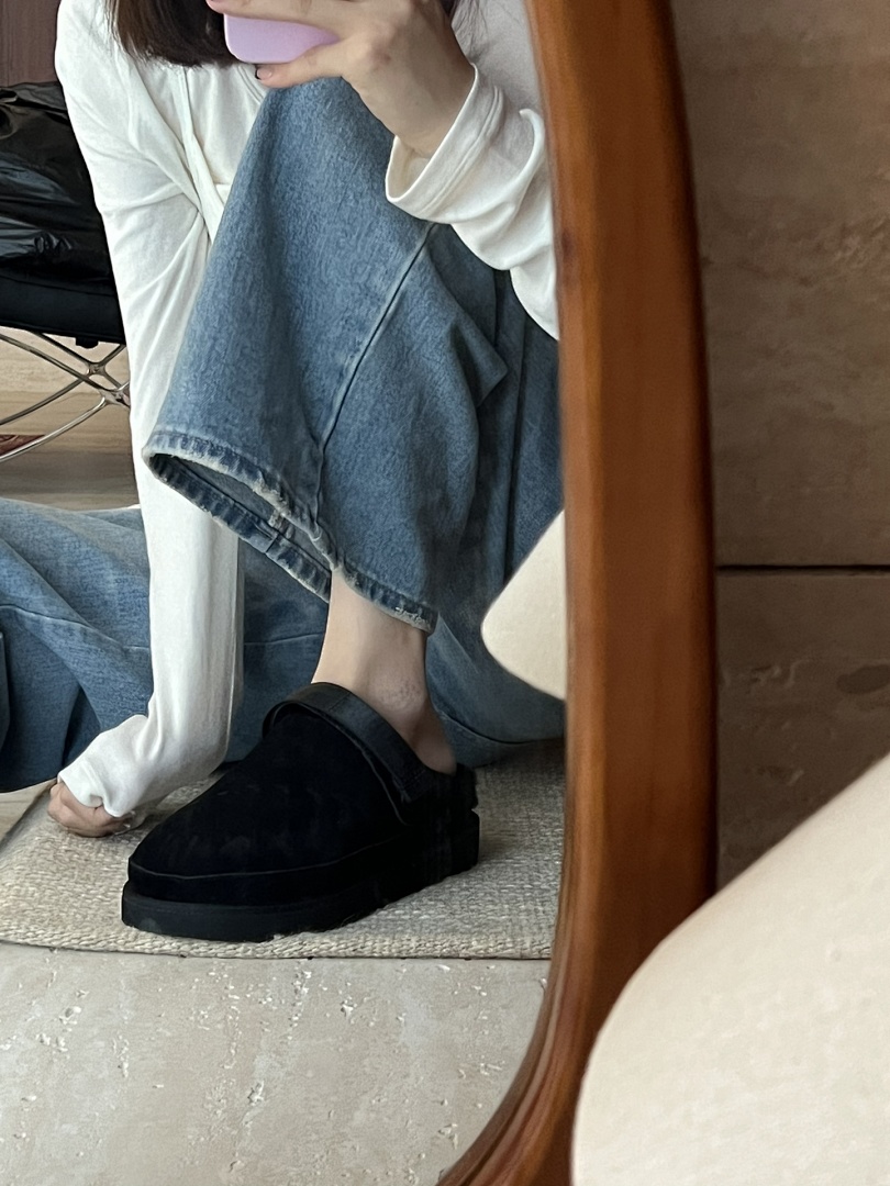 UGG — נעלי בית · M8C6 — תמונה 14