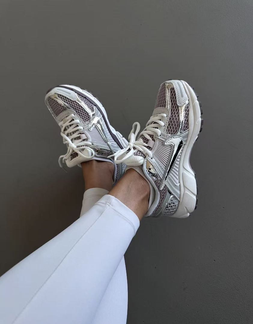 Nike Air Zoom Vomero 5 · E36J — תמונה 4