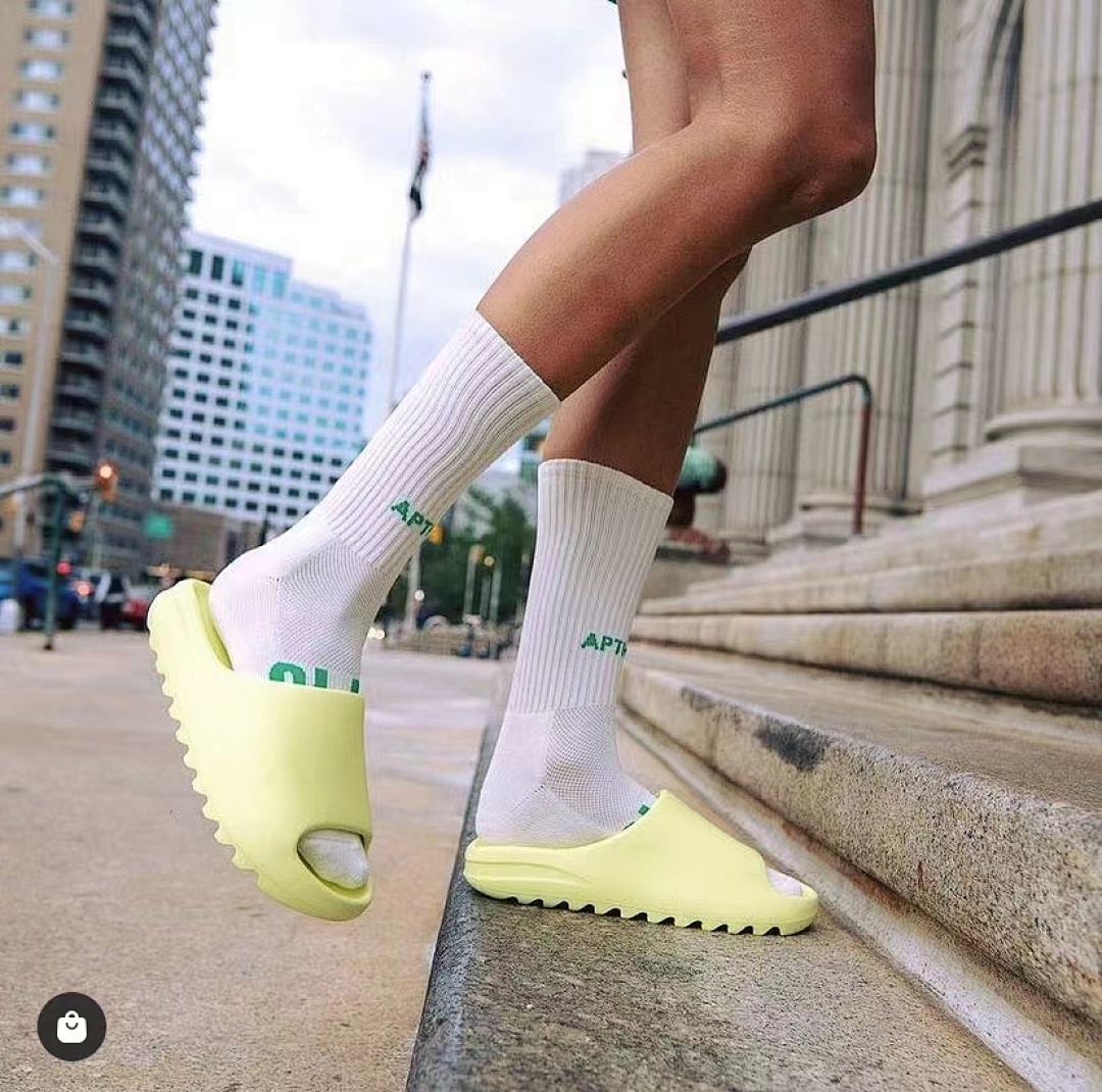 Adidas Yeezy Slide · W528D — תמונה 10