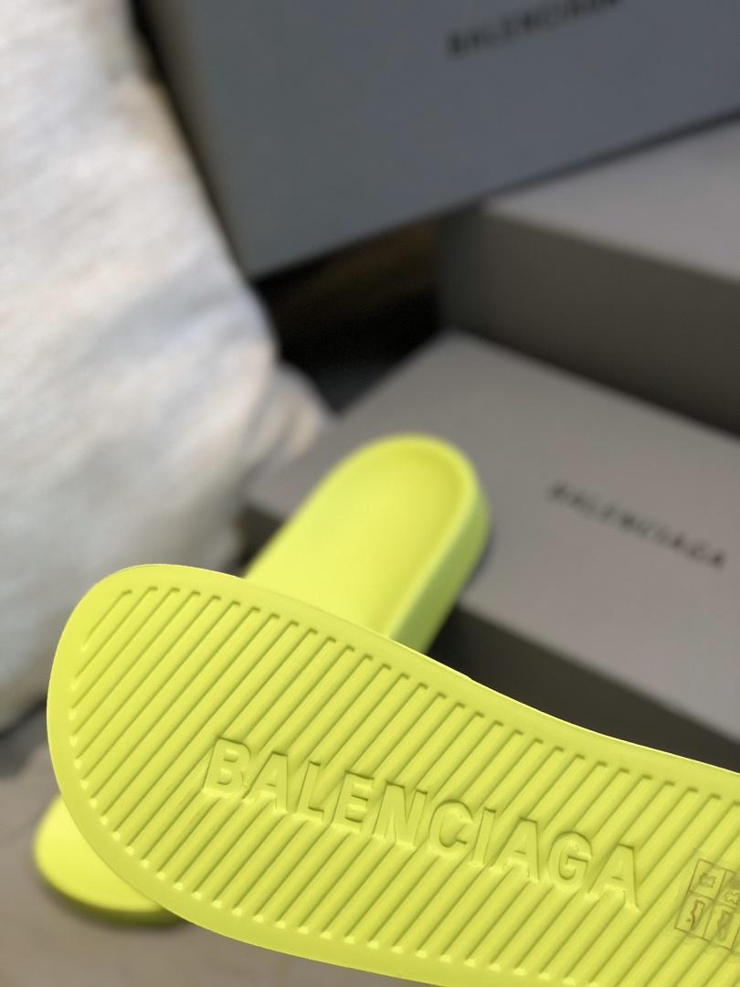 Balenciaga Pool Slide Sandal · B1TT — תמונה 9