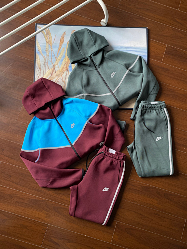 Nike Tech Fleece Windrunner · JF04