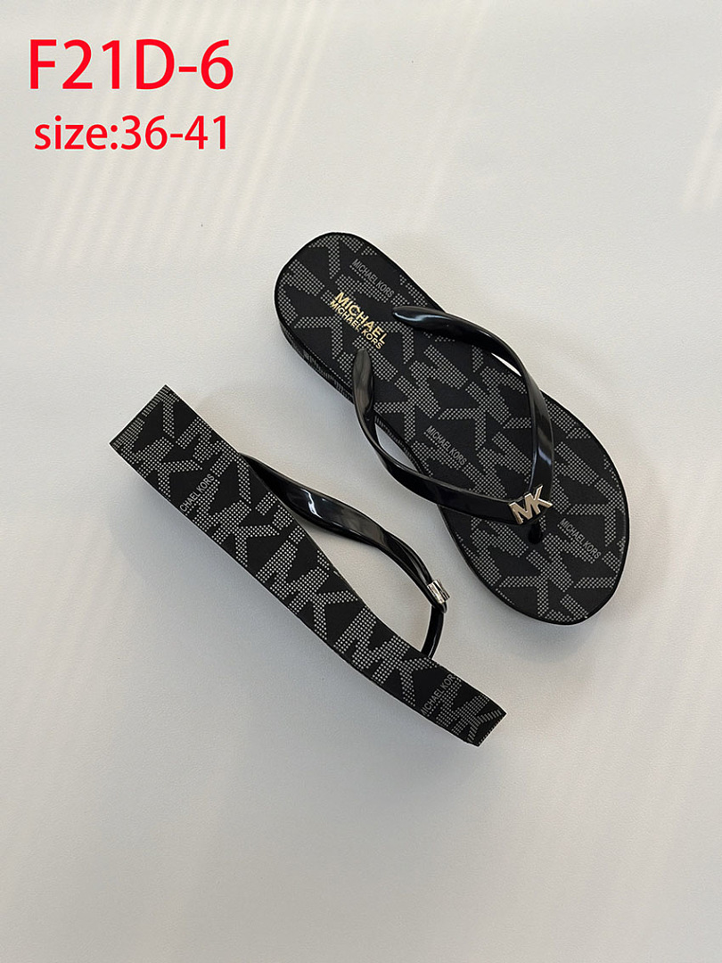 Michael Kors Bedford Signature Logo Flip Flop · F21D — תמונה 14