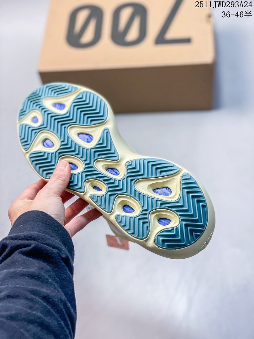 Adidas Yeezy 700 V3 Kyanite · Y700 — תמונה 5