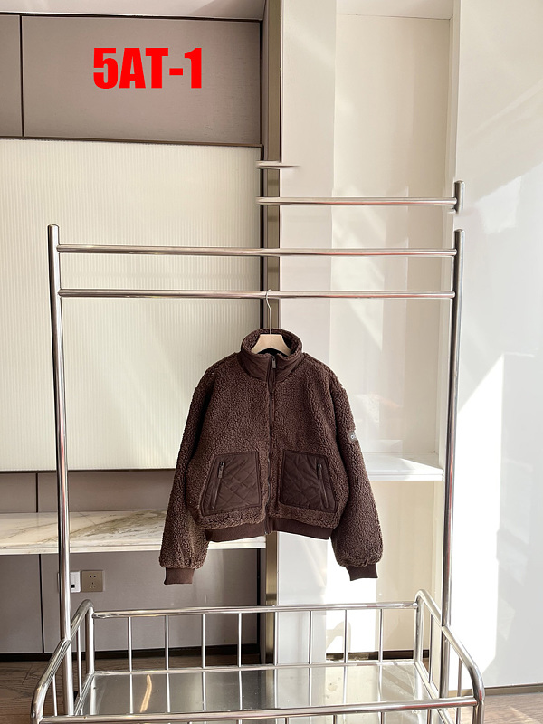 Alo Yoga Sherpa Edge Bomber · 5AT