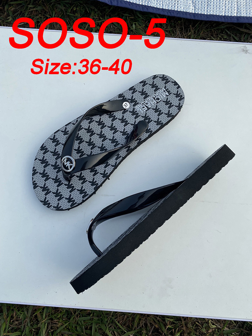Michael Kors Signature Logo Flip Flops · SOSO — תמונה 15