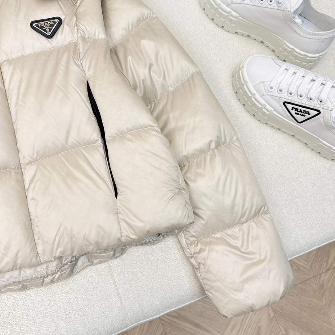 Prada Re-Nylon Convertible Cropped Down Jacket · LC20 — תמונה 4