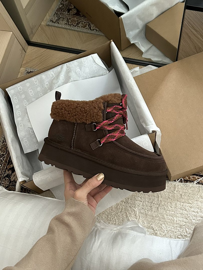 UGG — מגפיים · Y78G — תמונה 9