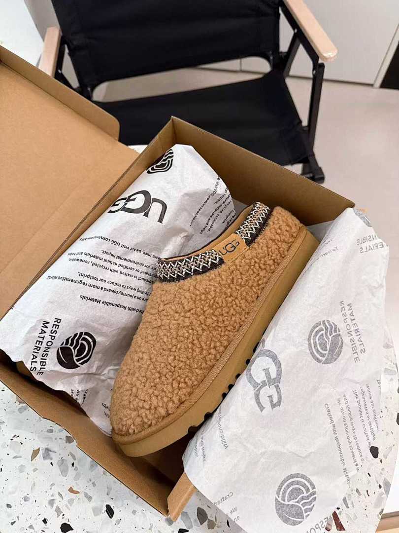 UGG Tasman Maxi Curly · Y012 — תמונה 3