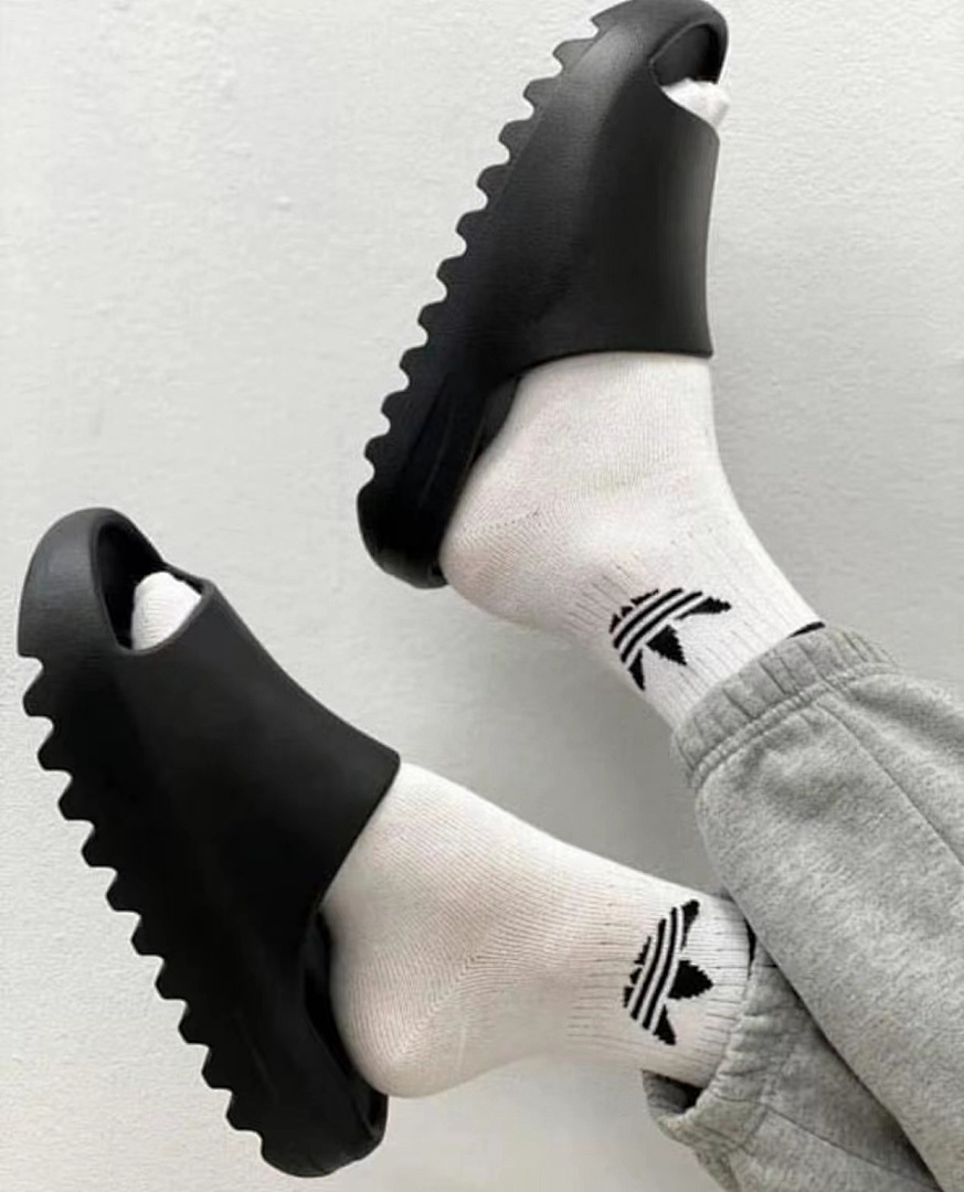 Adidas Yeezy Slide · W528D — תמונה 3