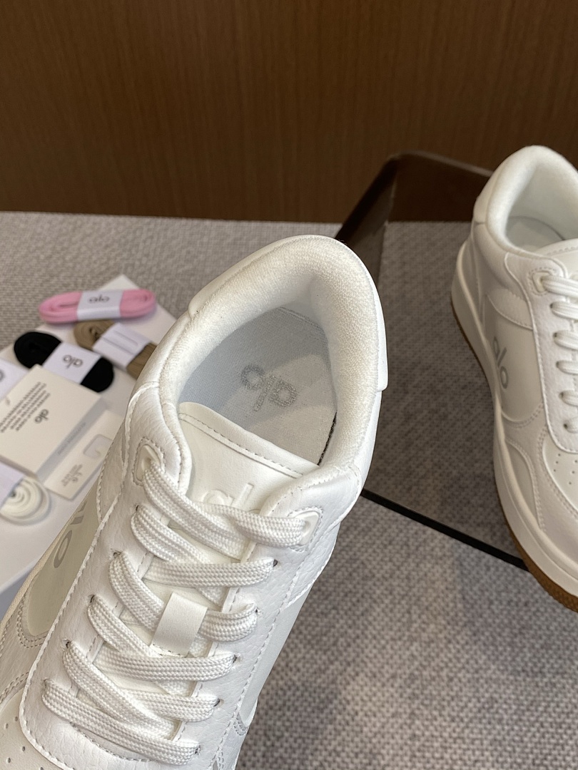 Alo Yoga Recovery Mode Sneaker · QWY — תמונה 6