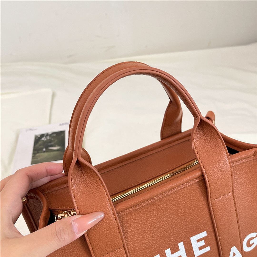 Marc Jacobs The Tote Bag · M56N — תמונה 22