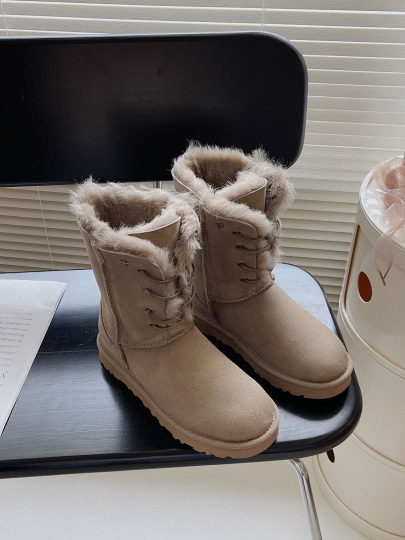 UGG — מגפיים · M7G6 — תמונה 11