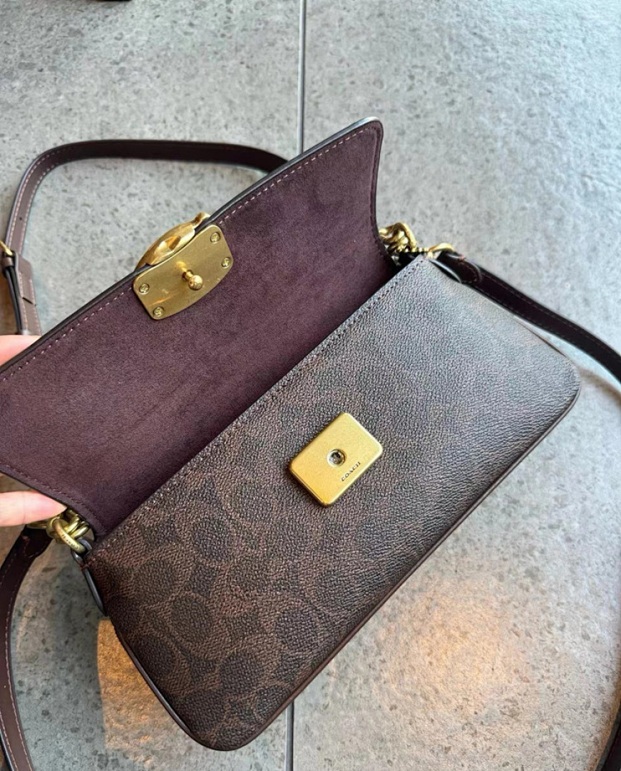 Coach Jet Shoulder Bag · ESR7 — תמונה 4