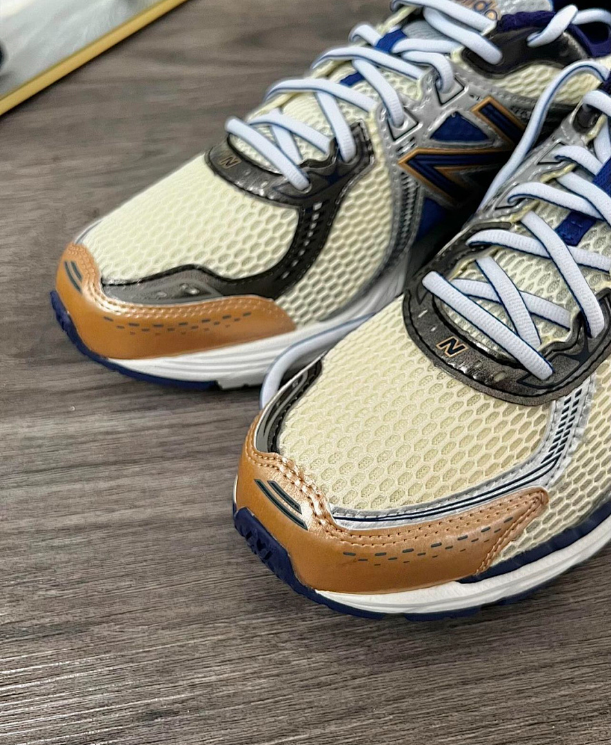 New Balance 860v2 · G16B — תמונה 3