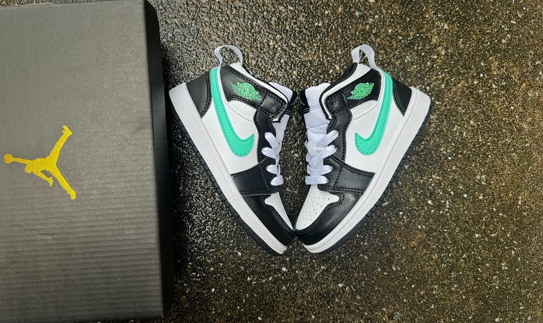 Air Jordan 1 Mid · RK02 — תמונה 5