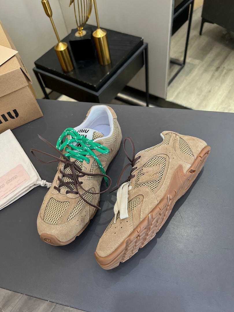 Miu Miu x New Balance 530 SL · NB530 — תמונה 9