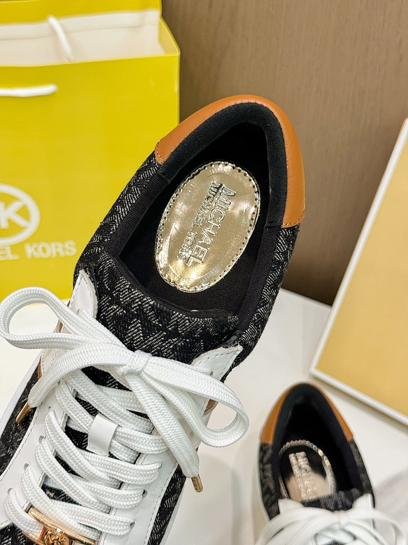 Michael Kors Keaton · WUS5 — תמונה 4