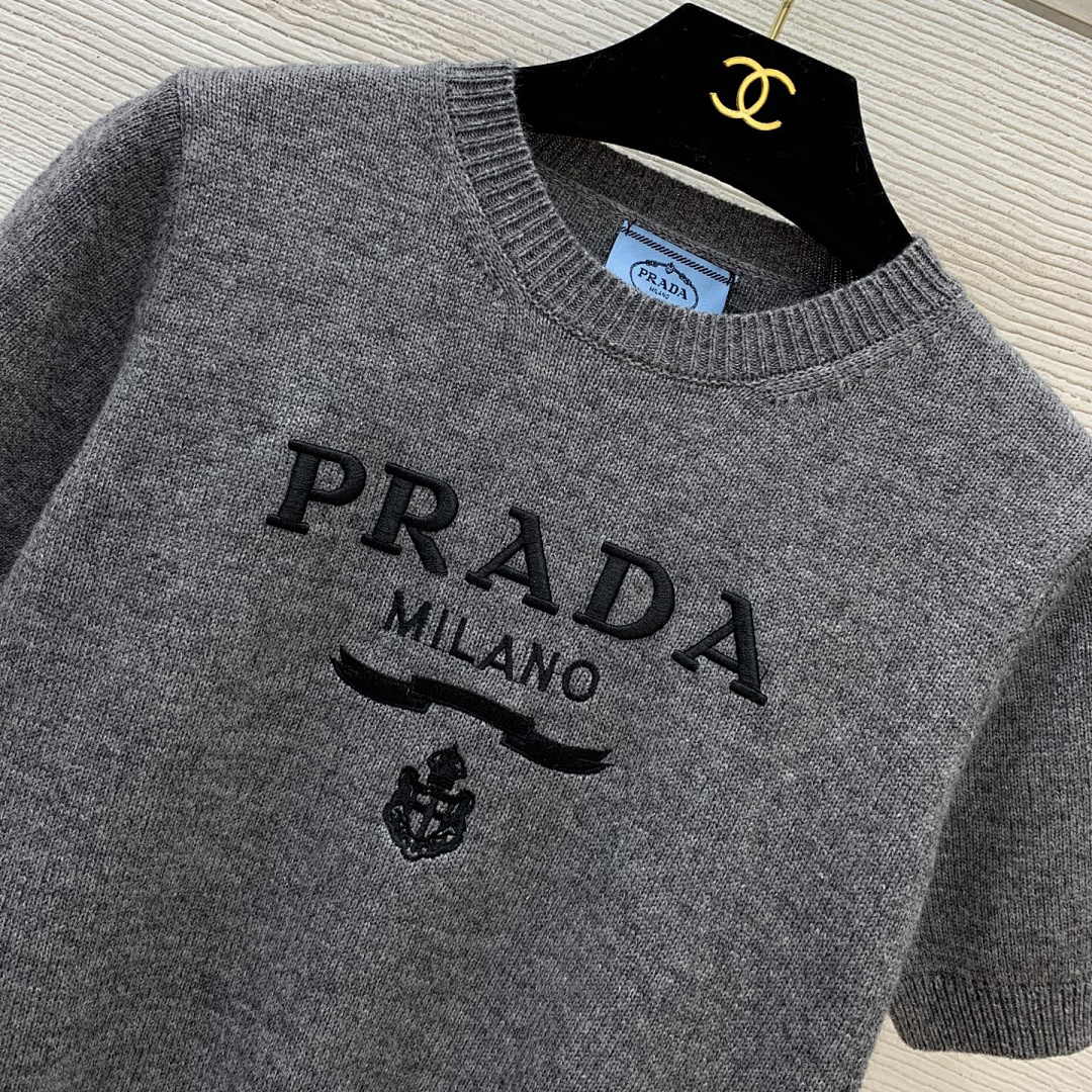 Prada Logo Crew-neck Sweater · YR97