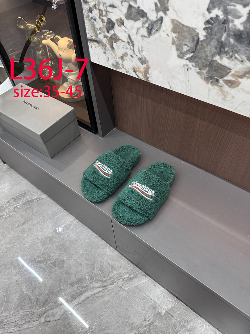 Balenciaga Furry Slide · L36J — תמונה 17