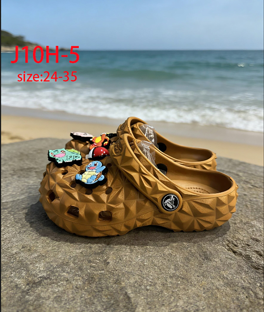 Crocs Classic Geometric Clog · J10H — תמונה 4