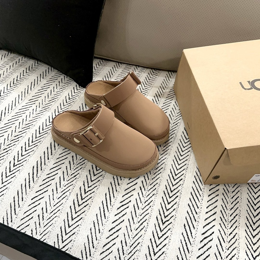 UGG Goldenstar Villa Clog · UG36