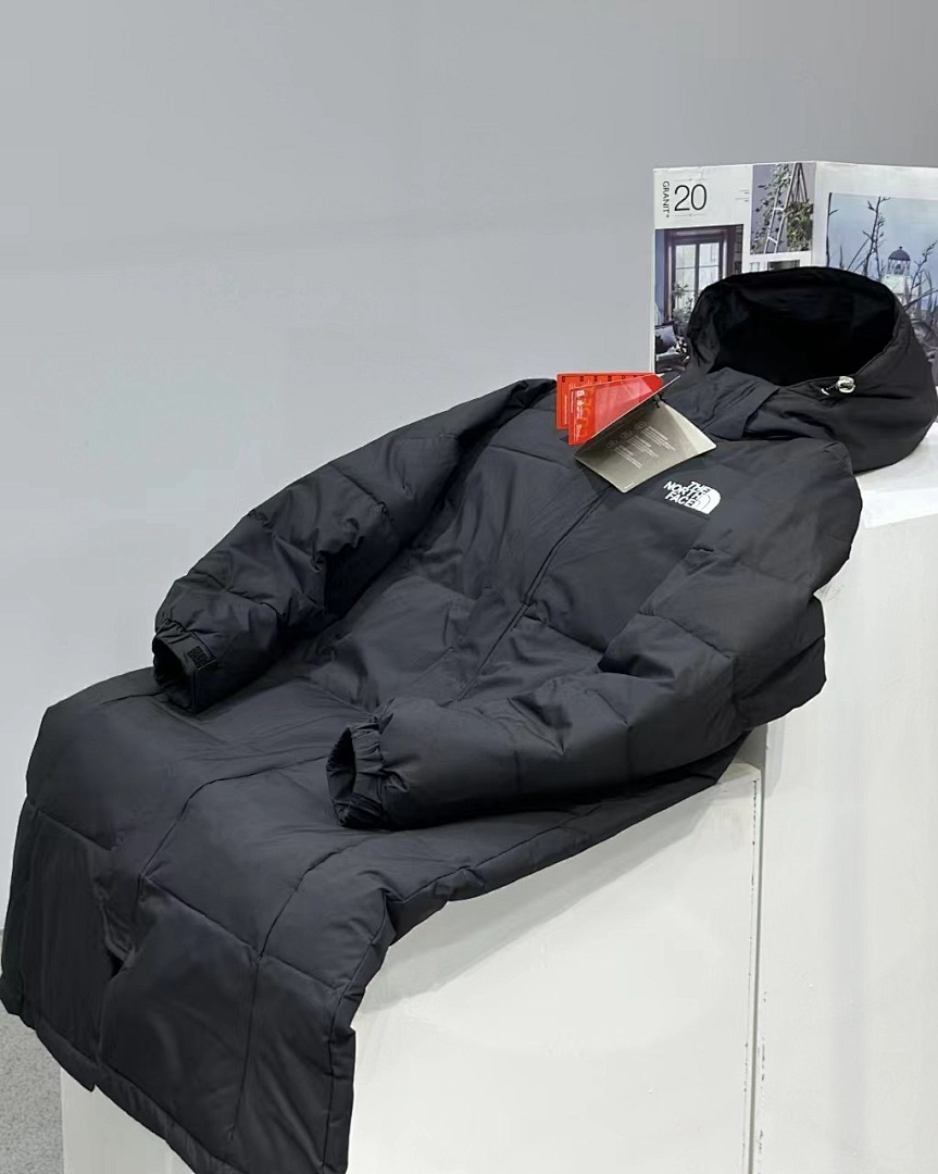 The North Face Nuptse Parka · M42T — תמונה 3