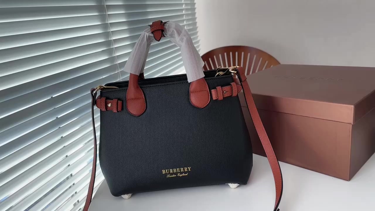 Burberry Banner · 5718 — תמונה 2