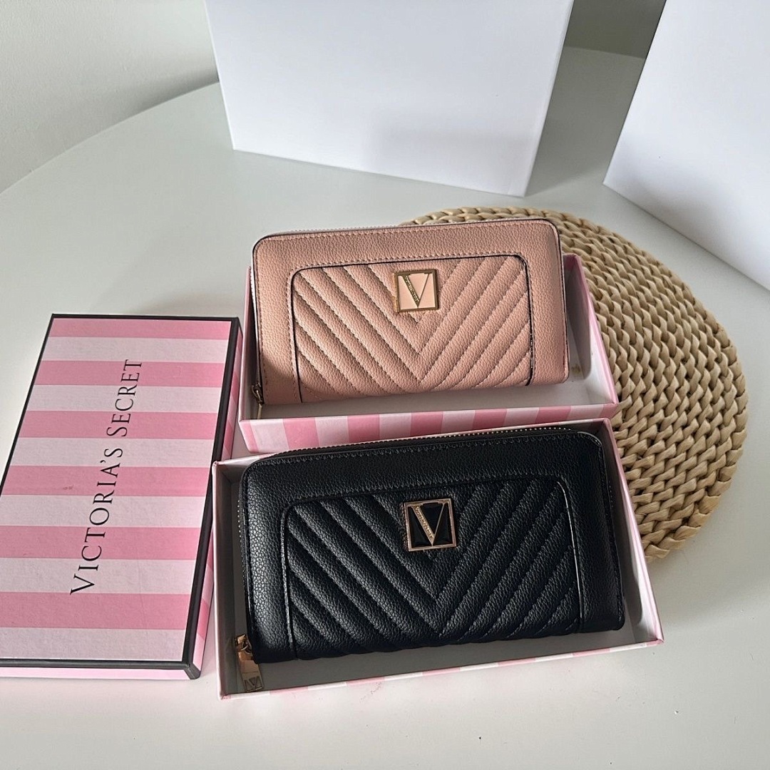 Victoria's Secret The Victoria Large Zipped Wallet · WV24536