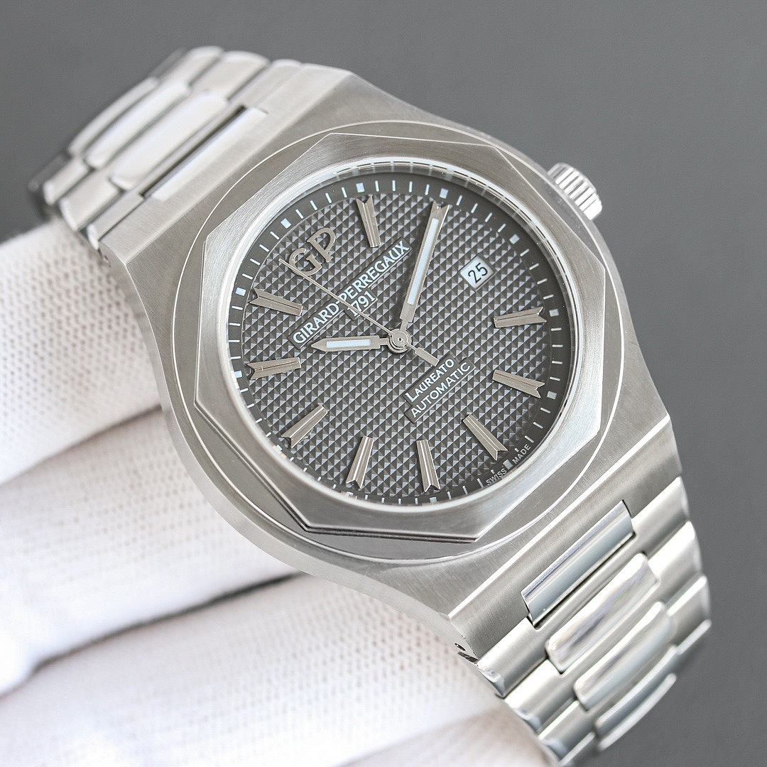Girard-Perregaux Laureato 42mm · ZT13719 — תמונה 5
