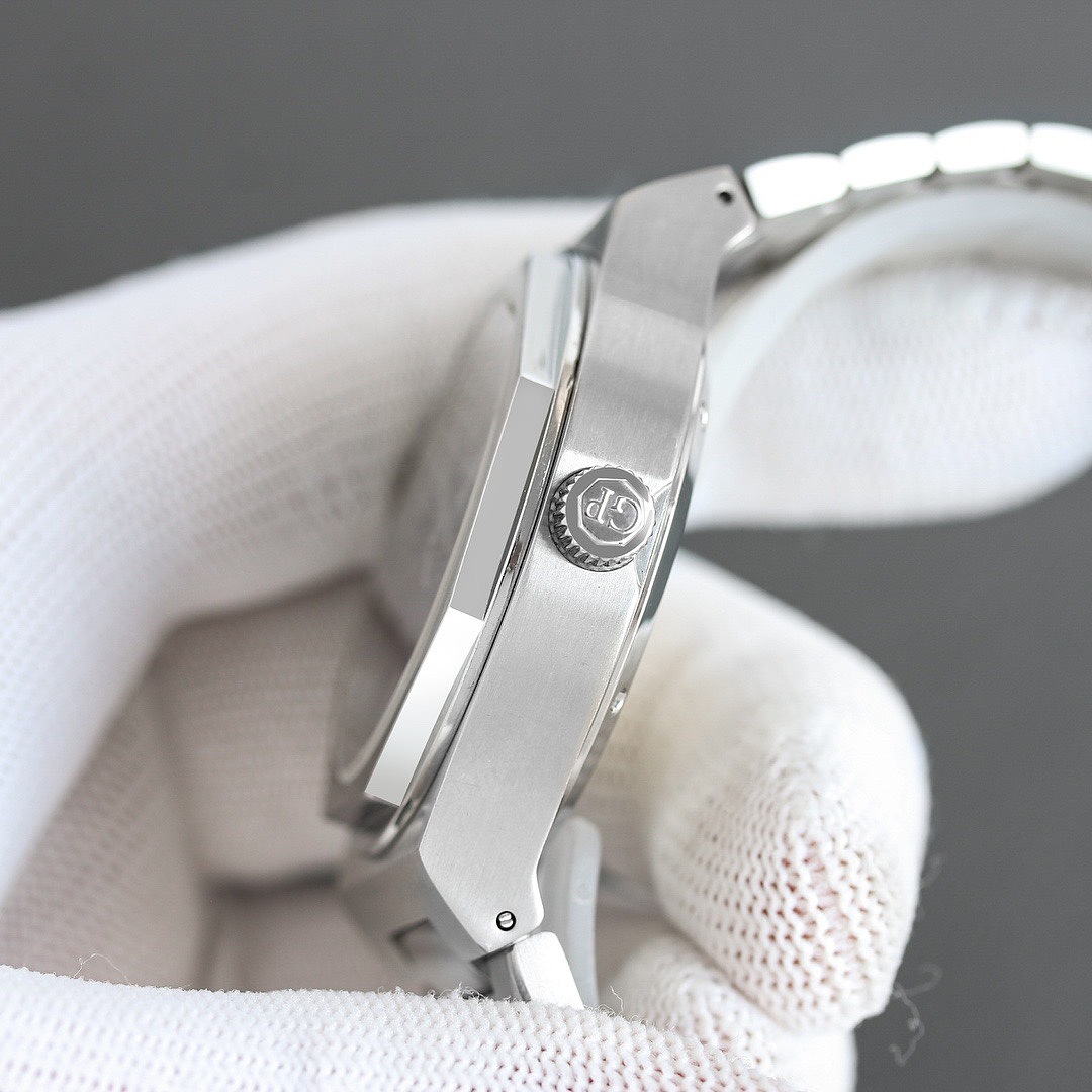 Girard-Perregaux Laureato 42mm · ZT13719 — תמונה 7