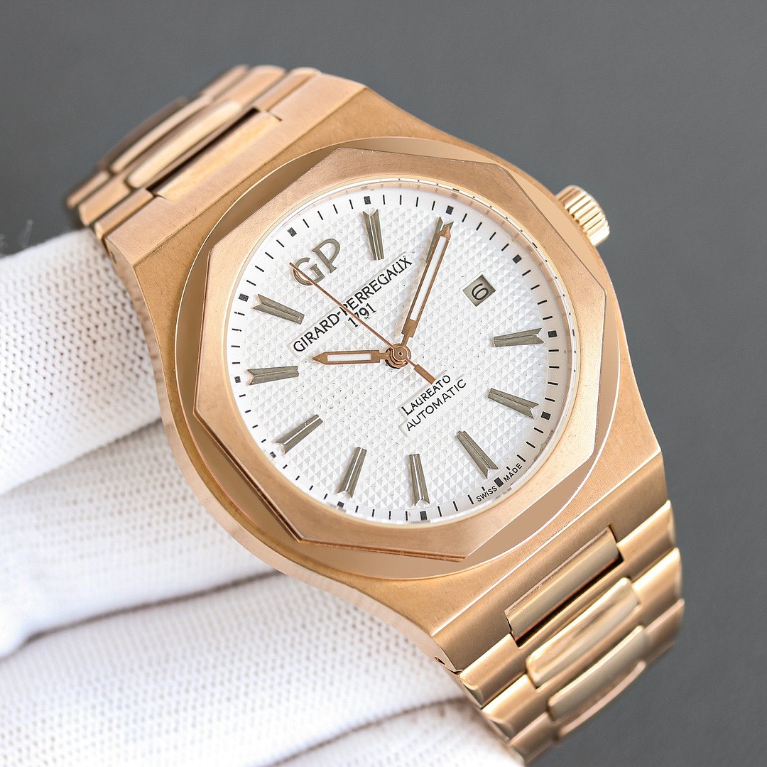 Girard-Perregaux Laureato 42mm · ZT13719 — תמונה 2