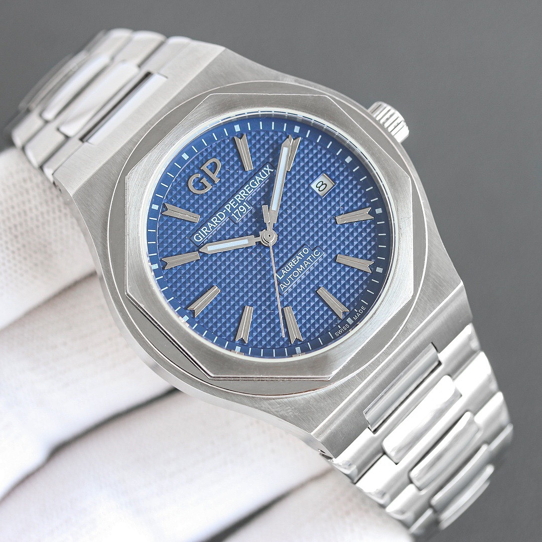 Girard-Perregaux Laureato 42mm · ZT13719 — תמונה 6