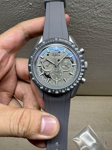 Omega Speedmaster Grey Side of the · ZT13725