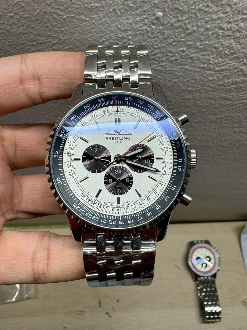 Breitling Navitimer B01 Chronograph 46 · ZT13724 — תמונה 4