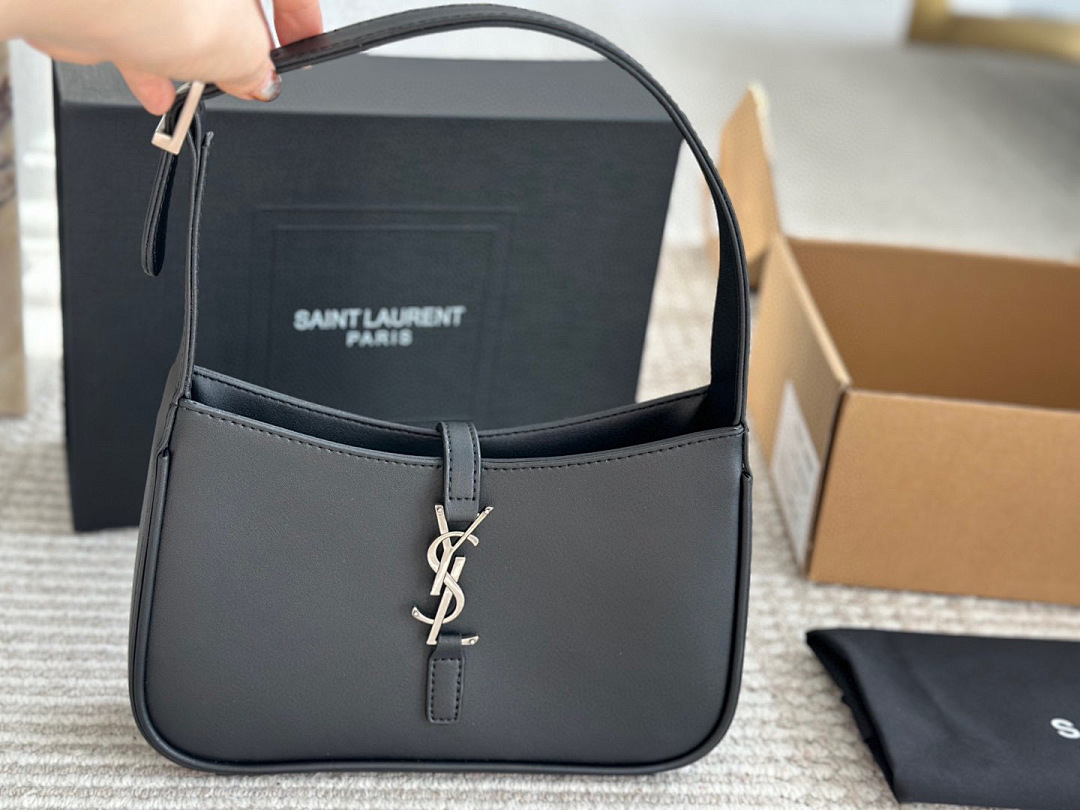 Saint Laurent Le 5 à 7 · 5650 — תמונה 11
