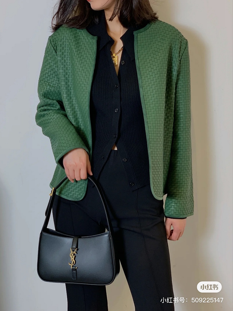 Saint Laurent Le 5 à 7 · 4818