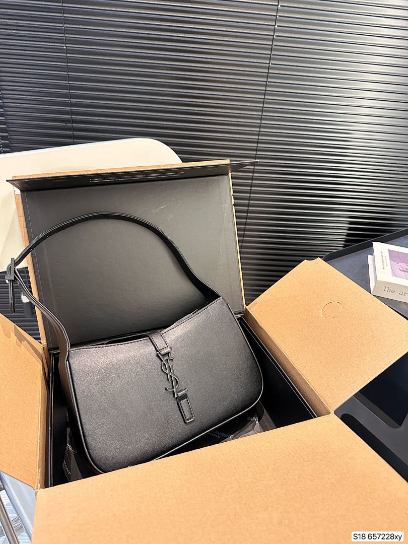 Saint Laurent Le 5 à 7 · 4818 — תמונה 6
