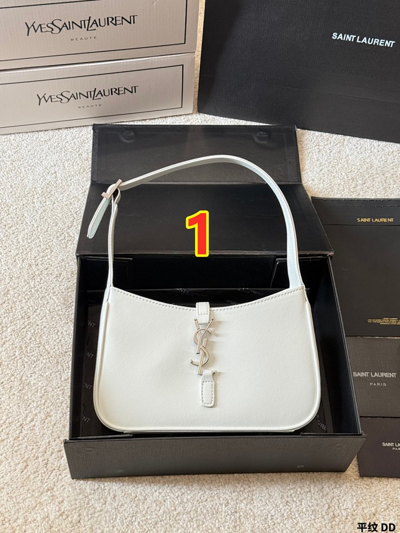 Saint Laurent Le 5 à 7 · 5836