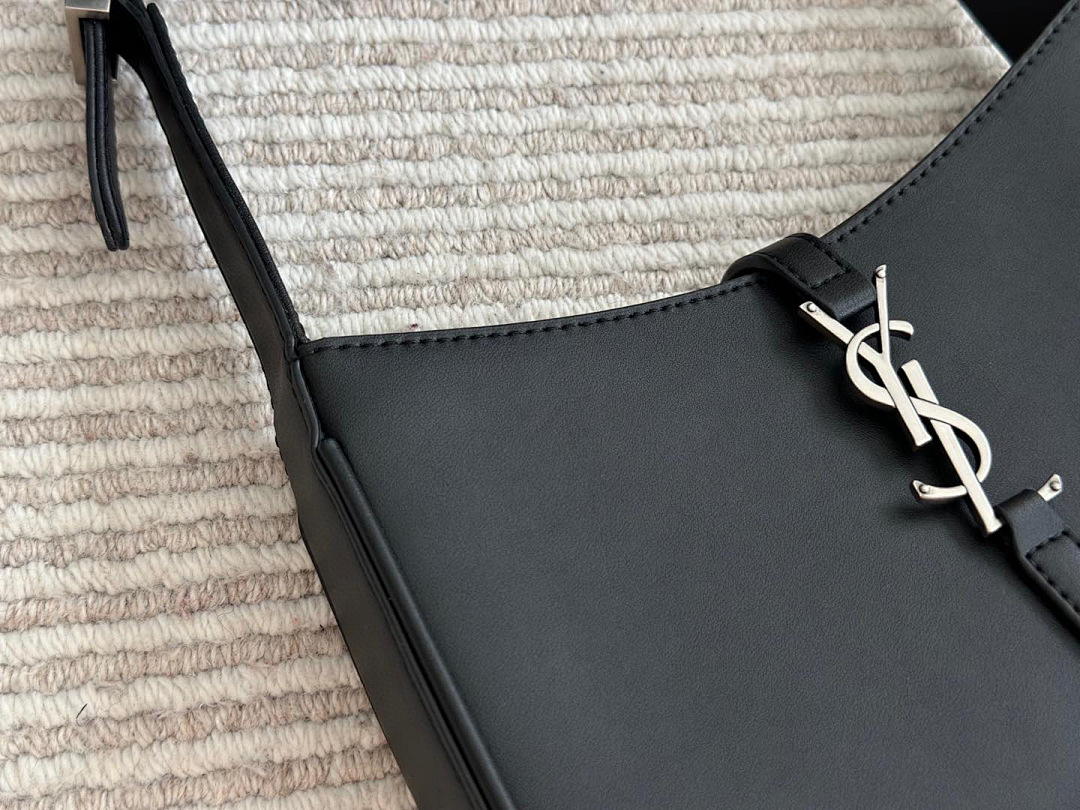 Saint Laurent Le 5 à 7 · 5650 — תמונה 4