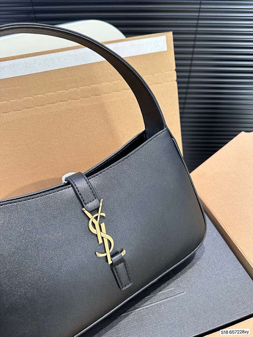 Saint Laurent Le 5 à 7 · 4818 — תמונה 19